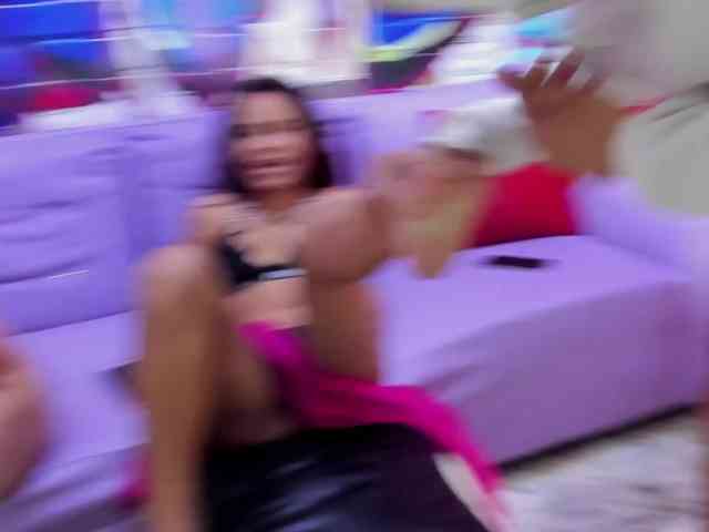 daring-latinaviip Sex Cam Show