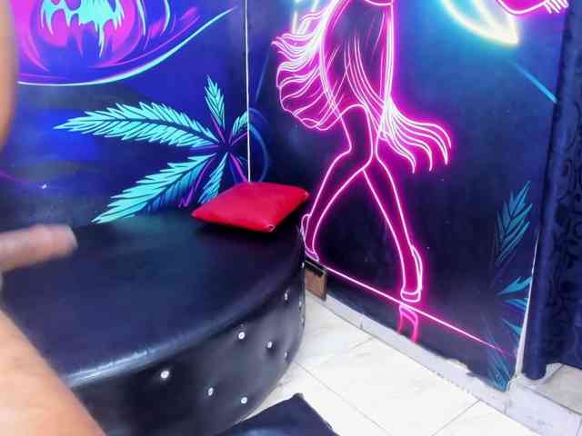 daring_latinavip webcam