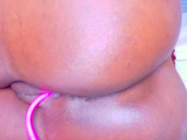 ebony-suggarmommy1 live cam on BongaCams