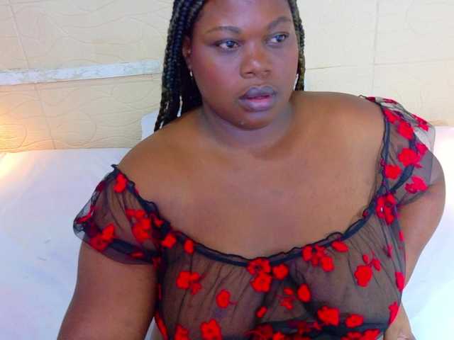 ebony-suggarmommy1 live cam on BongaCams