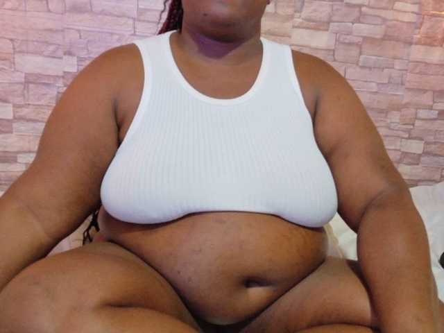 ebony-suggarmommy1 live cam on BongaCams