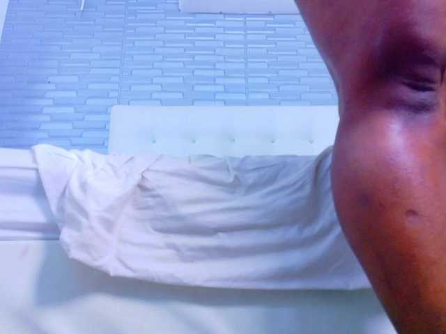 ebony-suggarmommy1 live webcam show