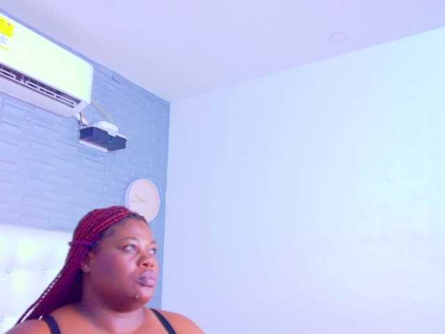 ebony-suggarmommy1 live webcam show