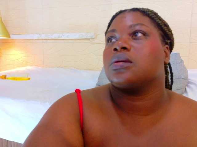 ebony-suggarmommy1 live cam on BongaCams