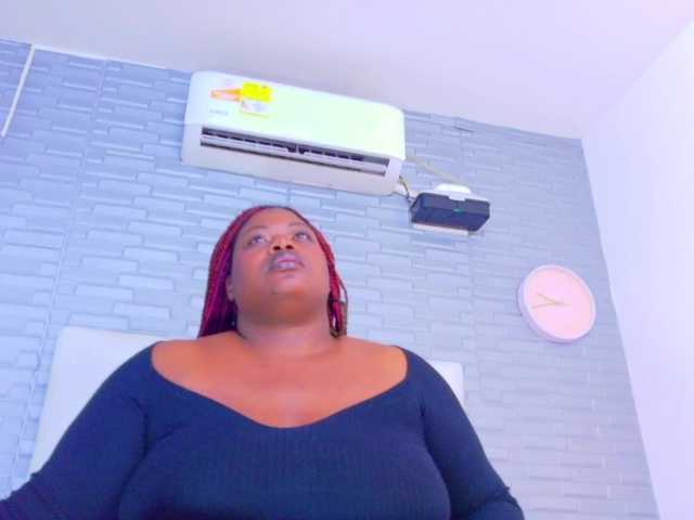ebony-suggarmommy1 live cam on BongaCams
