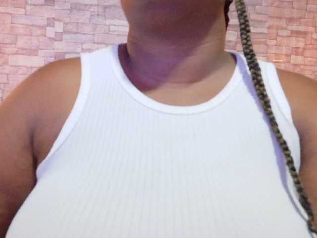 ebony-suggarmommy1 live cam on BongaCams