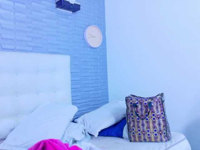 ebony-suggarmommy1 Live Cam on BongaCams