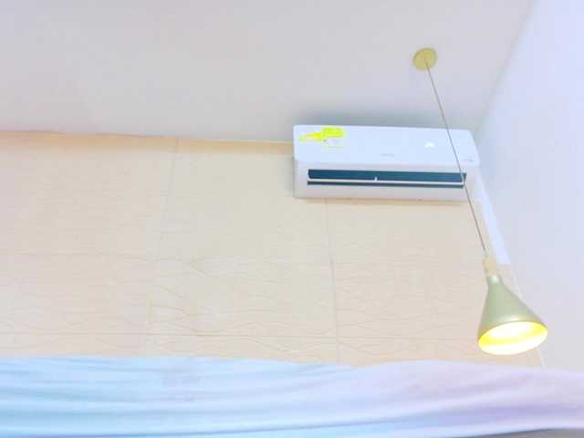 ebony-suggarmommy1 live cam on BongaCams