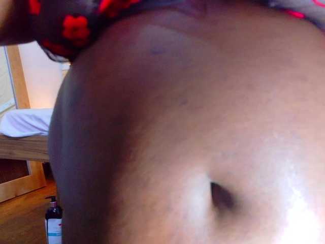 ebony-suggarmommy1 live cam on BongaCams