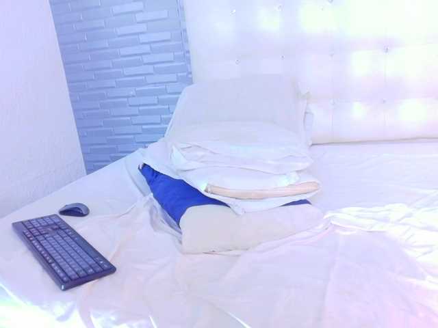 ebony-suggarmommy1 live cam on BongaCams