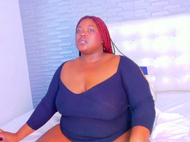 ebony-suggarmommy1 live cam on BongaCams
