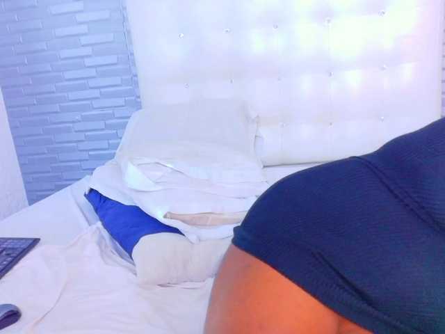 ebony-suggarmommy1 live cam on BongaCams