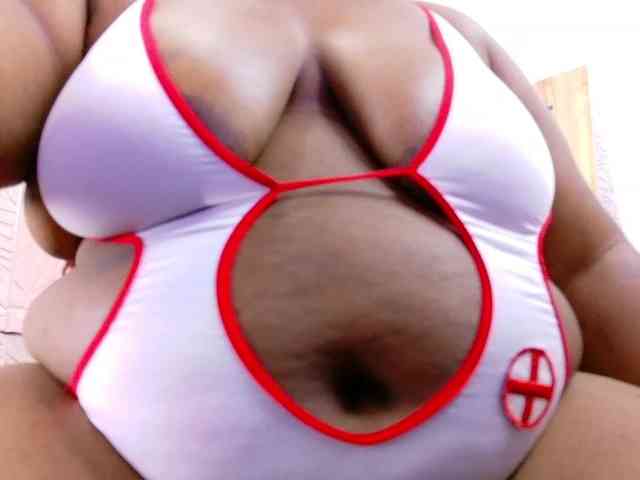 ebony-suggarmommy1 webcam