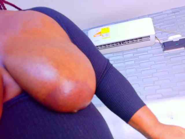 ebony-suggarmommy1 webcam