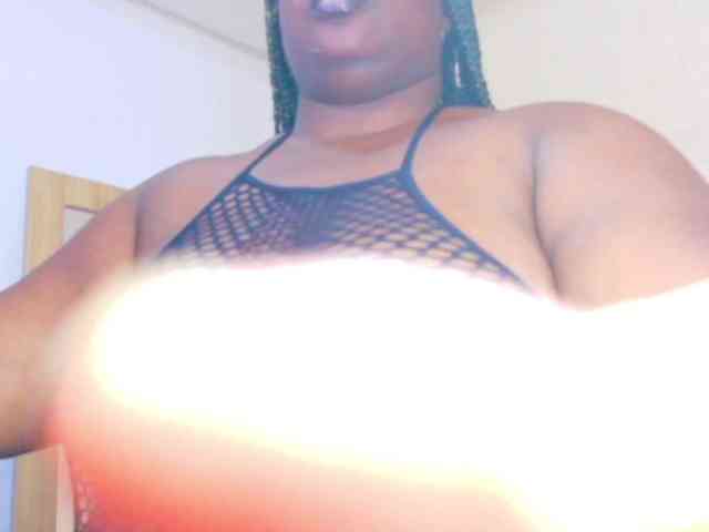 ebony-suggarmommy1 webcam