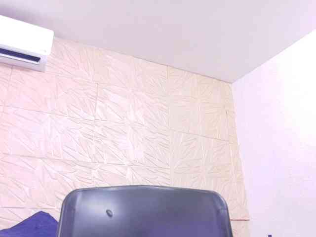 ebony-suggarmommy1 webcam