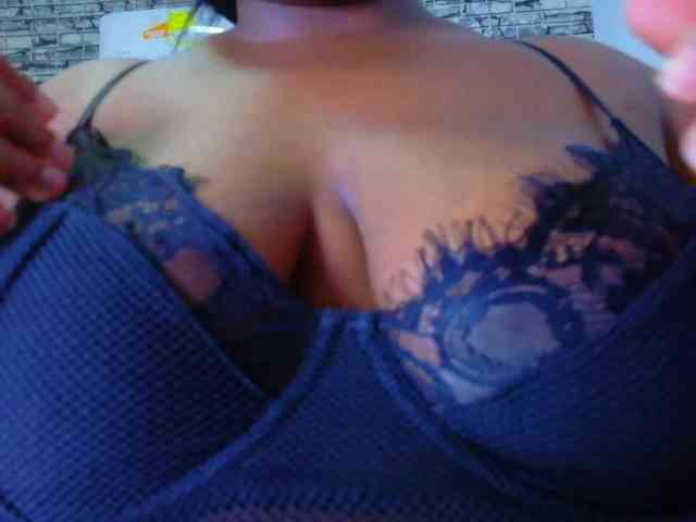 ebony-suggarmommy1 webcam