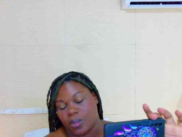 ebony-suggarmommy1 webcam