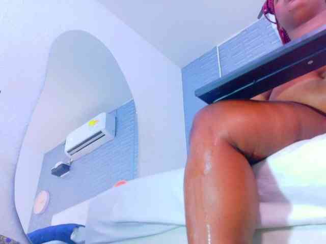 ebony-suggarmommy1 webcam