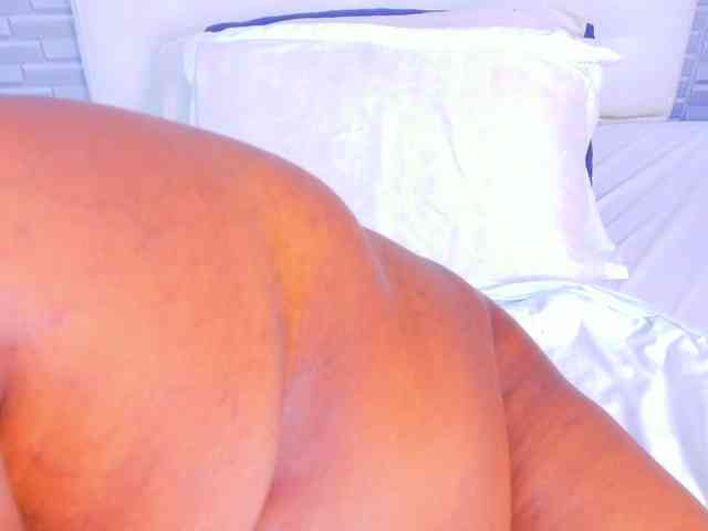 ebony-suggarmommy1 webcam