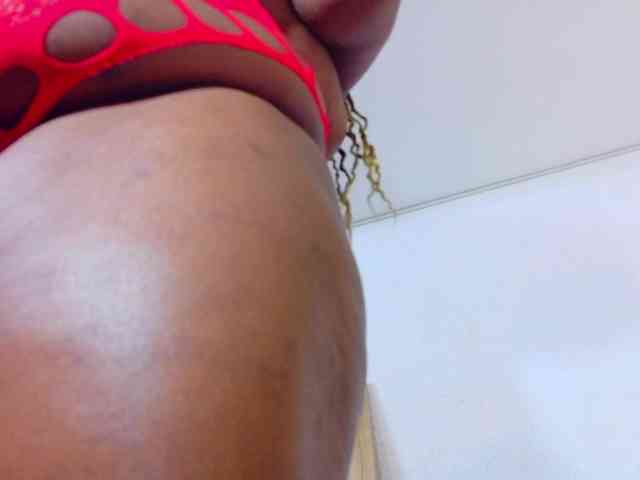 ebony-suggarmommy1 webcam