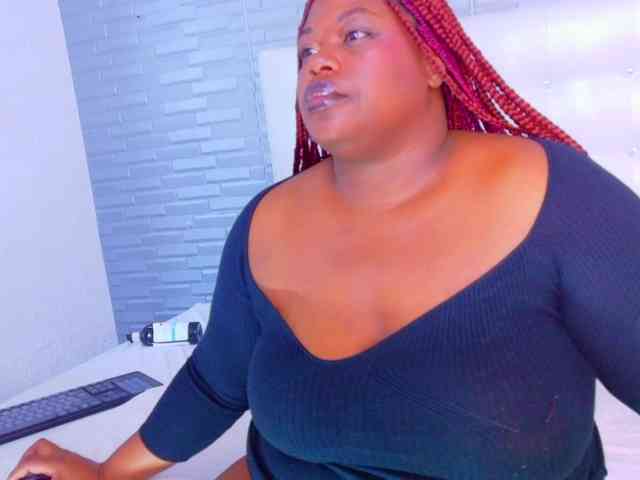 ebony-suggarmommy1 webcam