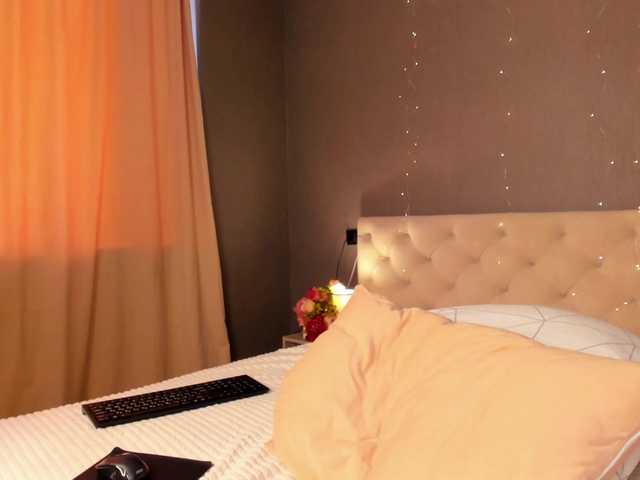 Gentle-Sine live cam on BongaCams