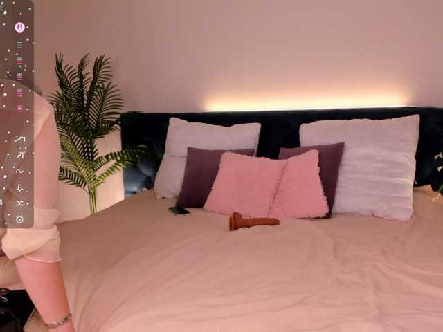 Gentle-Sine live cam on BongaCams
