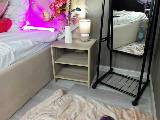 Gentle-Sine live cam on BongaCams