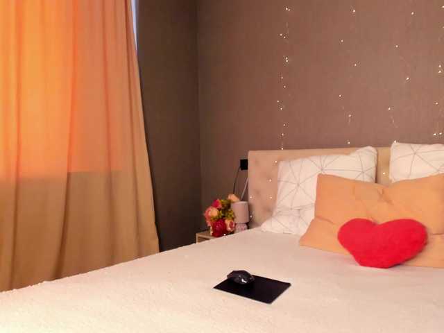 Gentle-Sine live cam on BongaCams