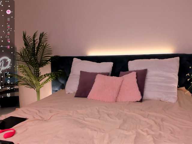 Gentle-Sine live cam on BongaCams
