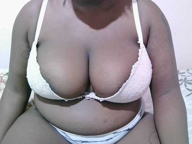 sexxy-diva live cam on BongaCams