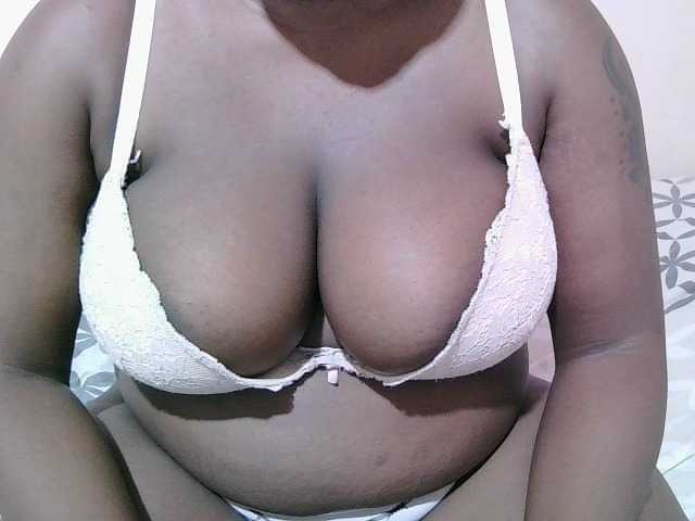 sexxy-diva live cam on BongaCams