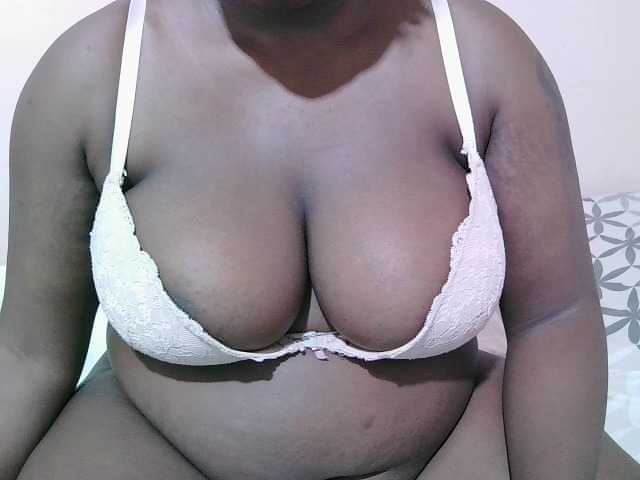 sexxy-diva live cam on BongaCams
