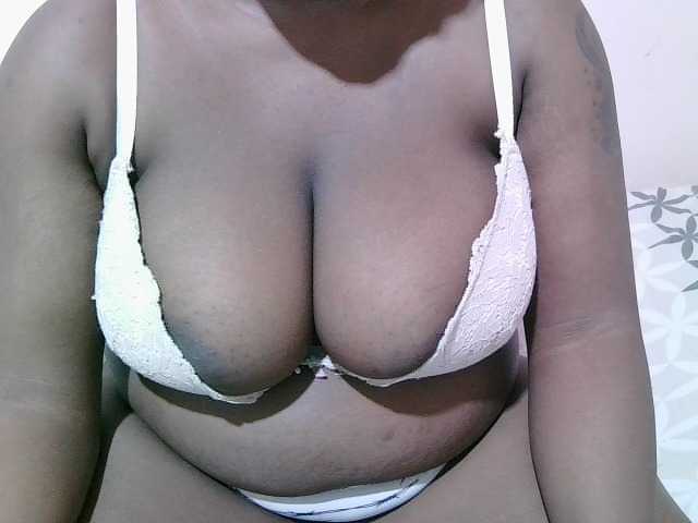 sexxy-diva live cam on BongaCams