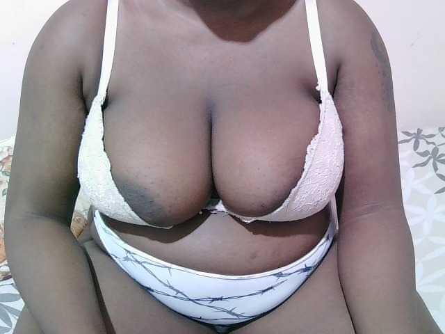 sexxy-diva live cam on BongaCams