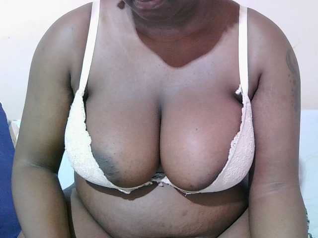 sexxy-diva live cam on BongaCams