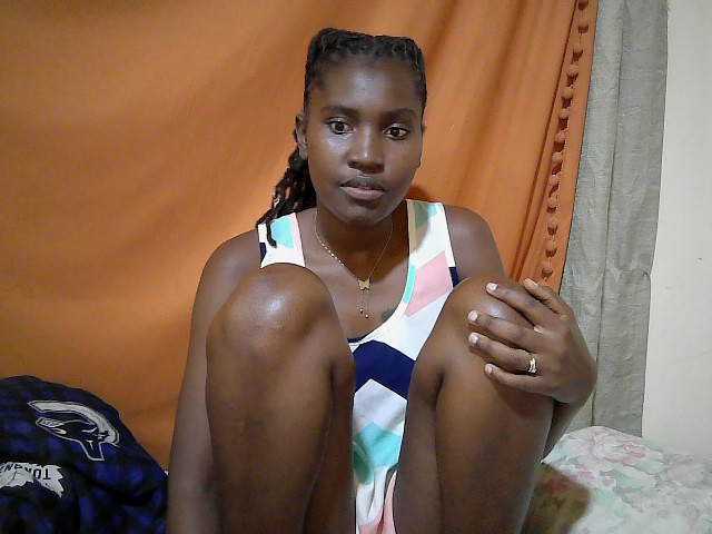 pretty-mayah live cam on BongaCams