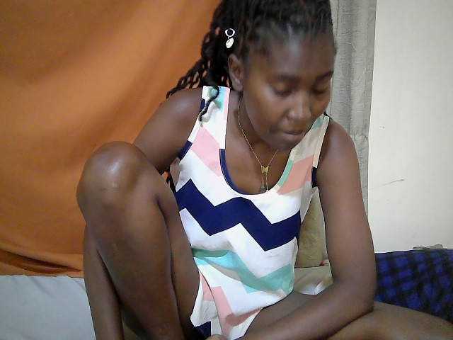pretty-mayah live cam on BongaCams