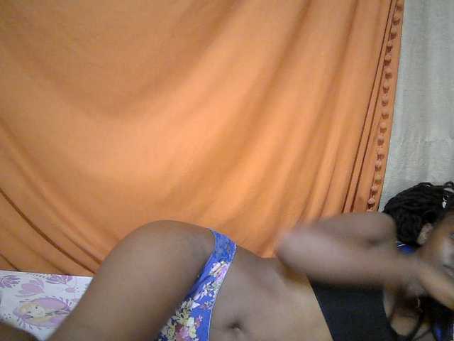 pretty-mayah live cam on BongaCams