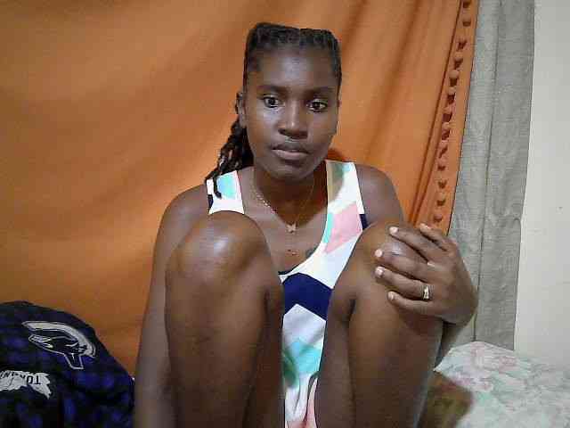 pretty-mayah webcam