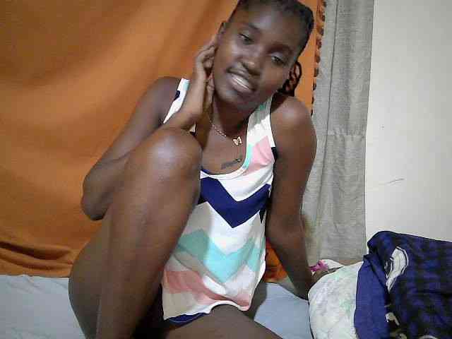 pretty-mayah webcam