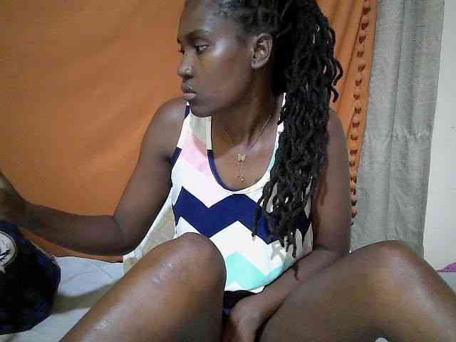 pretty-mayah webcam