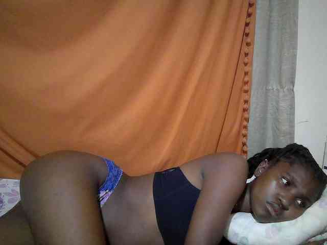 pretty-mayah webcam