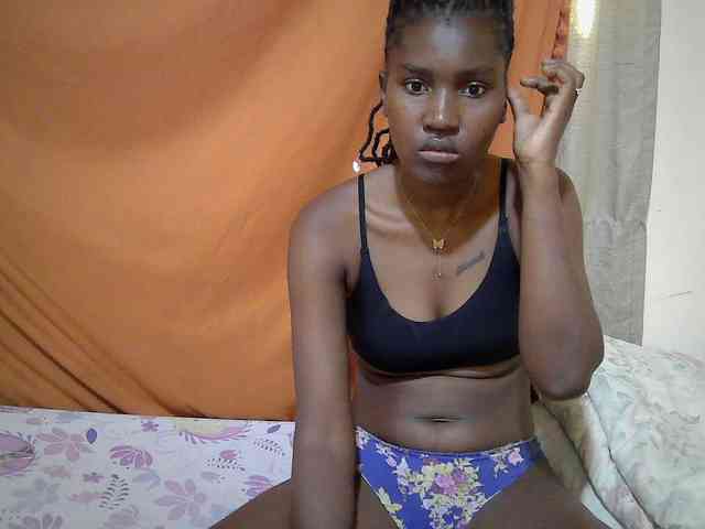 pretty-mayah webcam