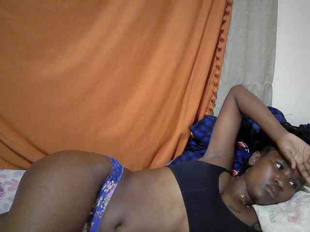 pretty-mayah webcam