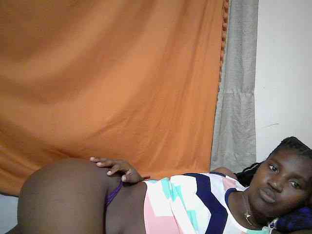 pretty-mayah webcam