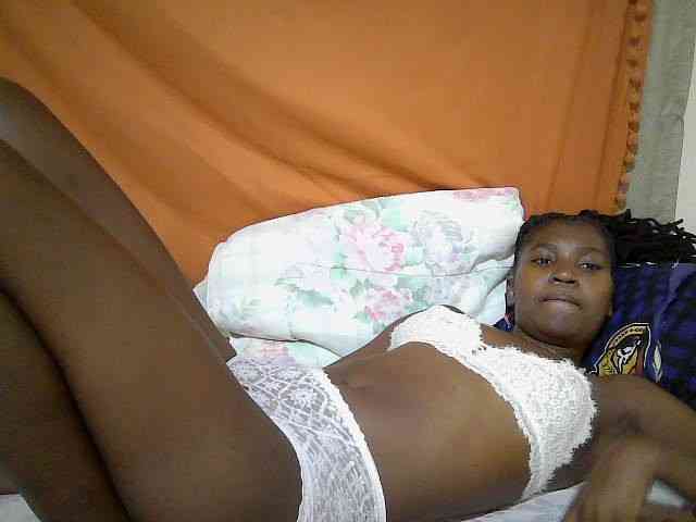 pretty-mayah webcam