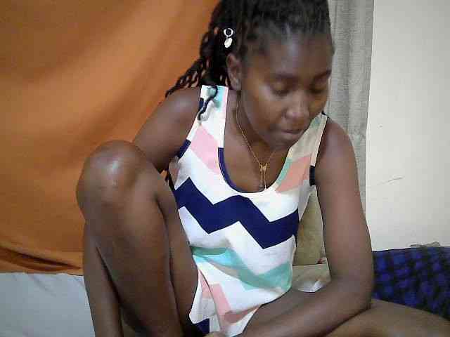 pretty-mayah webcam