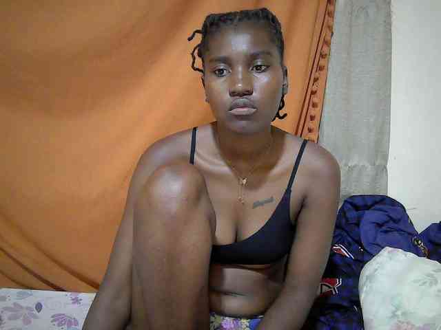 pretty-mayah webcam